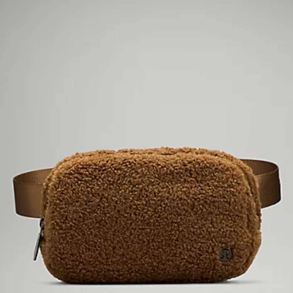 🍋💕 Lululemon Everywhere Fleece Belt Bag